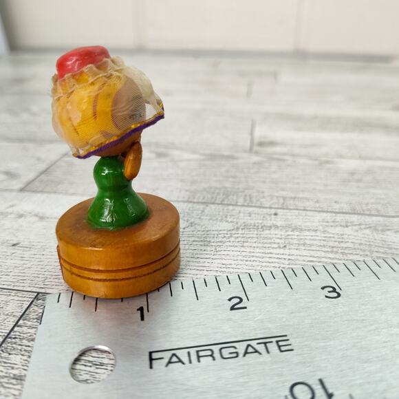 Vtg Veiled Lady Pencil Sharpener Green Dress Decor Decorative Wood Figurine 60s - Picture 5 of 10